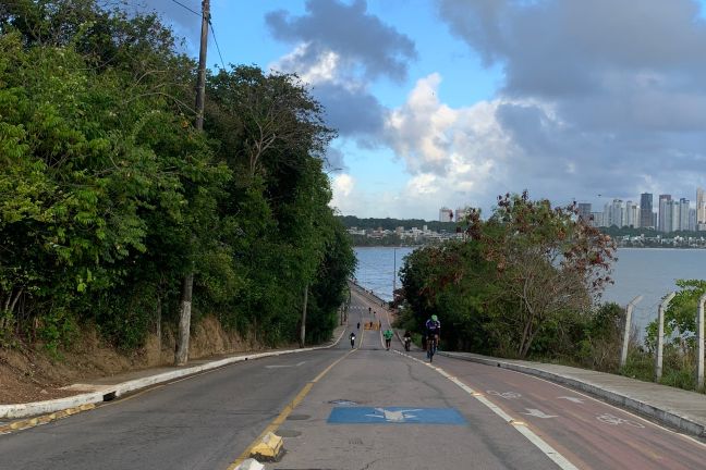 Treinos Rumo à Meta: Corrida e Ciclismo em Ação - Ladeira do Cabo Branco