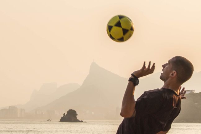 treino de futevôlei na praia de Icaraí